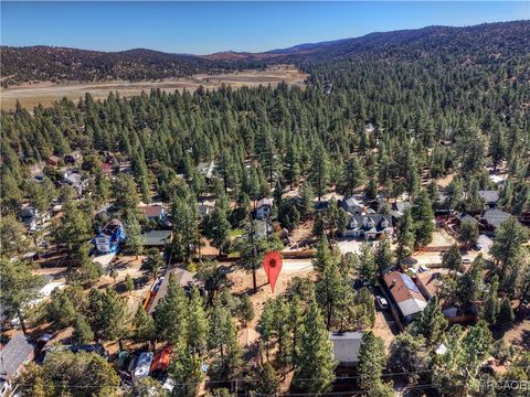 Photo of 929 Ash Lane, Big Bear City, CA 92314 (MLS # 32502540)