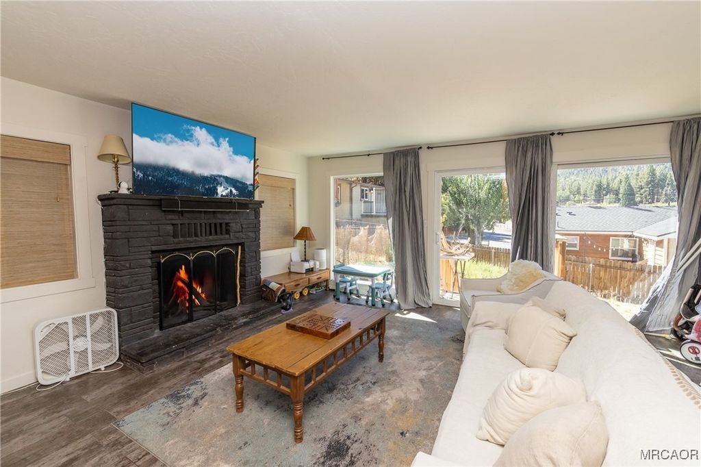 Photo of 42897 Encino Road, Big Bear Lake, CA 92315 (MLS # 32502281)