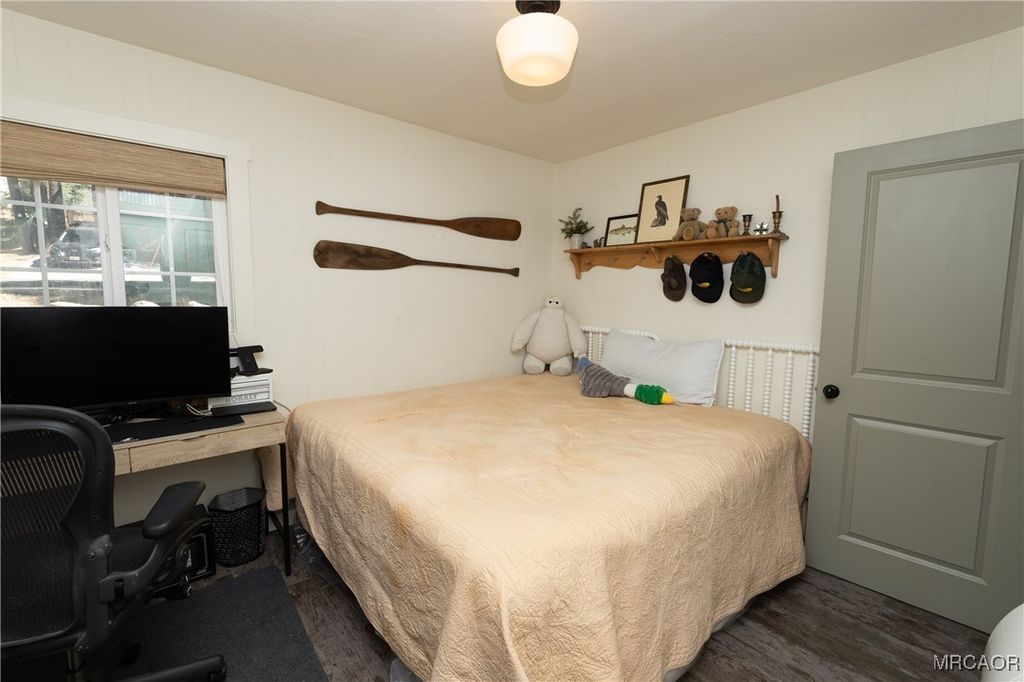Photo of 42897 Encino Road, Big Bear Lake, CA 92315 (MLS # 32502281)