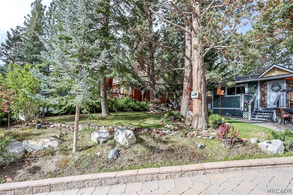 Photo of 427 Dorset Drive, Big Bear City, CA 92314 (MLS # 32600801)
