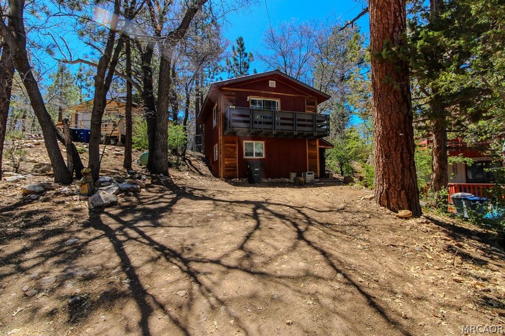 Photo of 880 Wabash Lane, Sugarloaf, CA 92386 (MLS # 32600943)