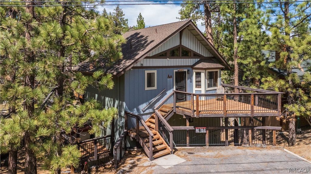 Photo of 42672 Juniper Drive, Big Bear Lake, CA 92315 (MLS # 32600705)