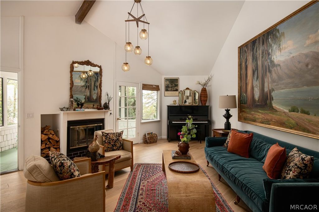 Photo of 27322 Matterhorn Drive, Lake Arrowhead, CA 92352 (MLS # 32600930)