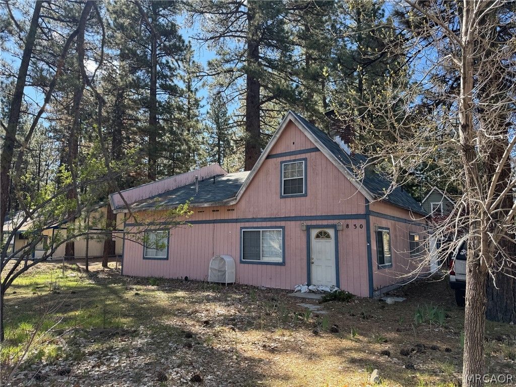Photo of 830 W Big Bear Boulevard, Big Bear City, CA 92314 (MLS # 32600788)