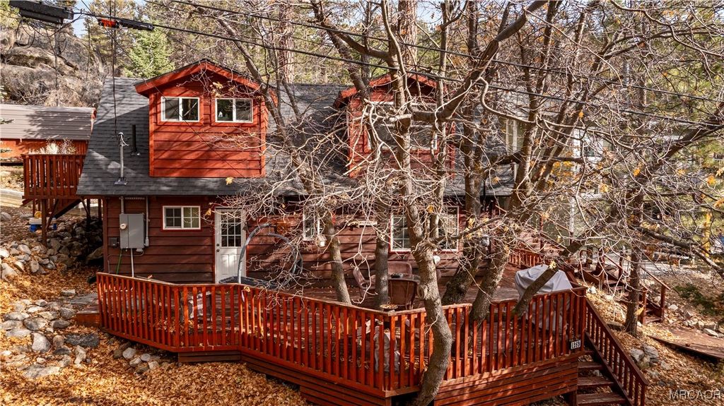 Photo of 1289 Canyon Road, Fawnskin, CA 92333 (MLS # 32502664)