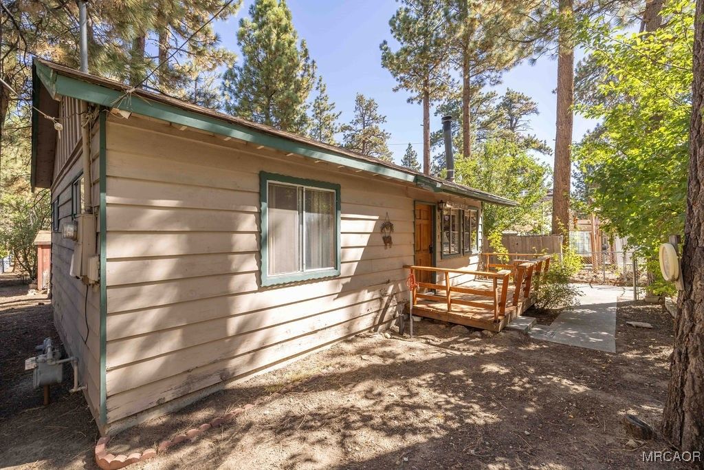 Photo of 317 E Country Club Boulevard, Big Bear City, CA 92314 (MLS # 32502285)