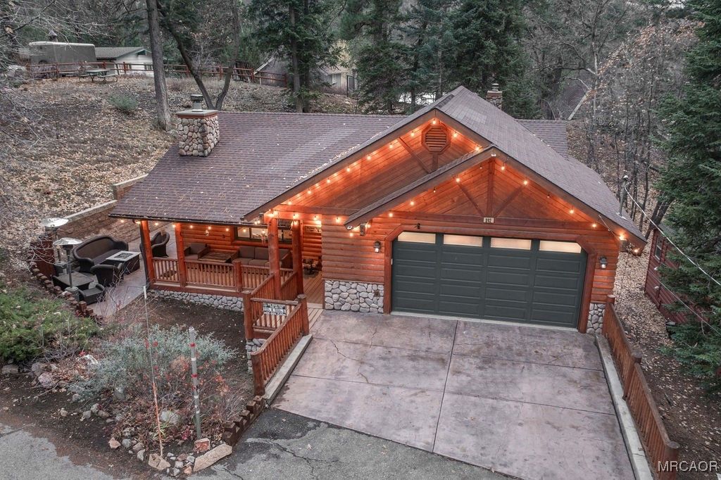 Photo of 842 Silver Tip Drive, Big Bear Lake, CA 92315 (MLS # 32502702)
