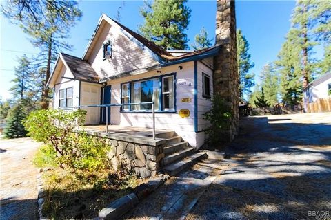 Photo of 40074 Big Bear Boulevard, Big Bear Lake, CA 92315 (MLS # 32501787)