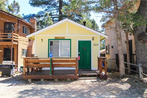 Photo of 607 Spruce Lane, Sugarloaf, CA 92386 (MLS # 32502632)