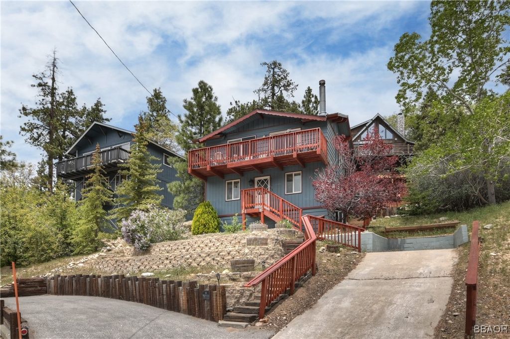 Photo of 43230 Moonridge Road, Big Bear Lake, CA 92315 (MLS # 32501368)