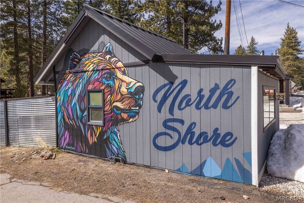 Photo of 39023 North Shore Drive, Big Bear Lake, CA 92333 (MLS # 32601027)