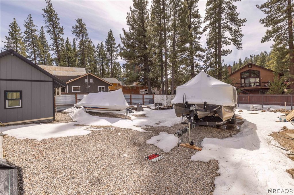 Photo of 39023 North Shore Drive, Big Bear Lake, CA 92333 (MLS # 32601027)