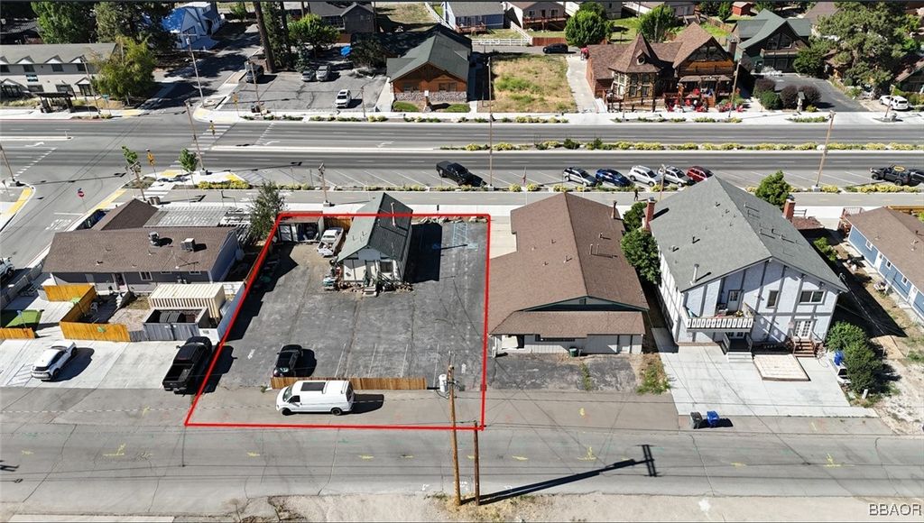 Photo of 42598 Moonridge Road, Big Bear Lake, CA 92315 (MLS # 32501811)