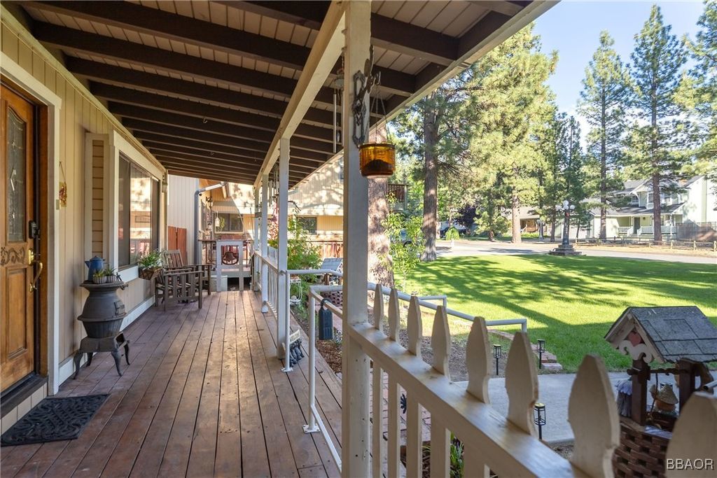 Photo of 513 E Angeles Boulevard, Big Bear City, CA 92314 (MLS # 32501706)