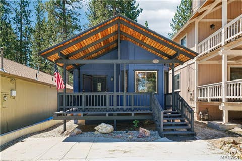 Photo of 40137 Mahanoy Lane, Big Bear Lake, CA 92315 (MLS # 32601086)