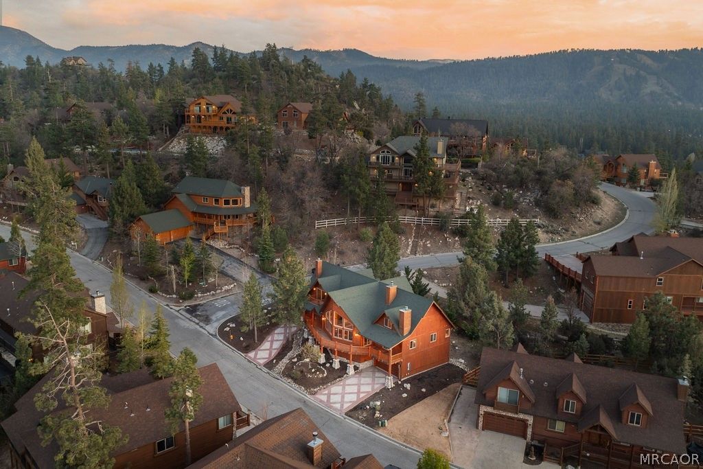 Photo of 42333 Eagle Ridge Drive, Big Bear Lake, CA 92315 (MLS # 32600837)