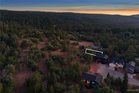 Photo of 40229 Beverly Lane, Big Bear Lake, CA 92315 (MLS # 32502009)