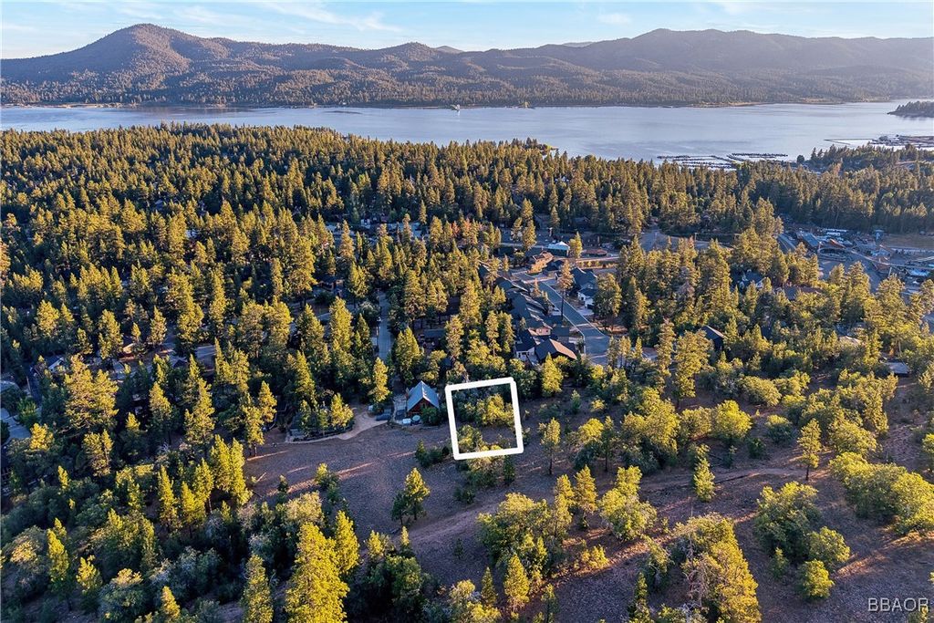 Photo of 40229 Beverly Lane, Big Bear Lake, CA 92315 (MLS # 32502009)
