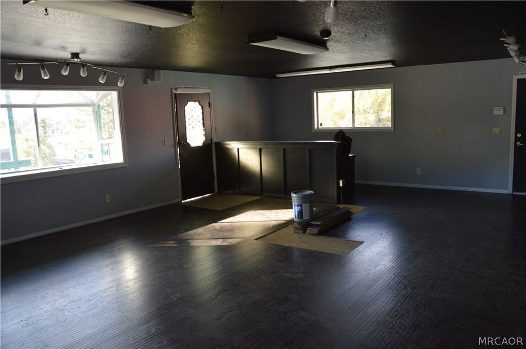 Photo of 559 Bonanza Trail 559 Bonanza Trail #559 Bonanza Trail, Big Bear Lake, CA 92315 (MLS # 32600346)