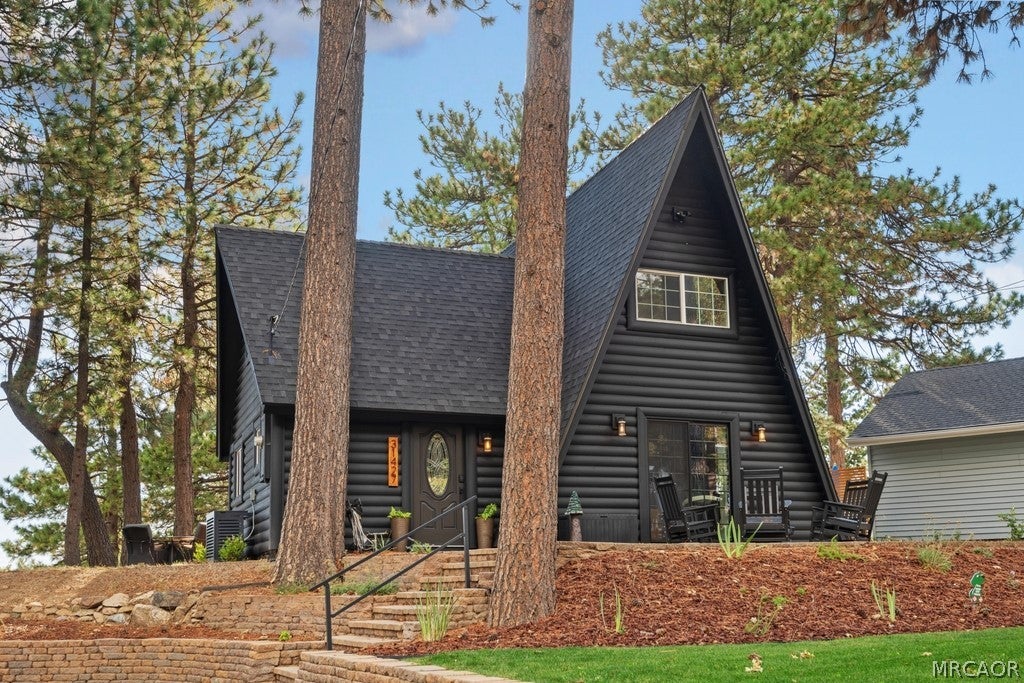 Photo of 31427 Lightfoot Way Way, Running Springs, CA 92382 (MLS # 32602259)