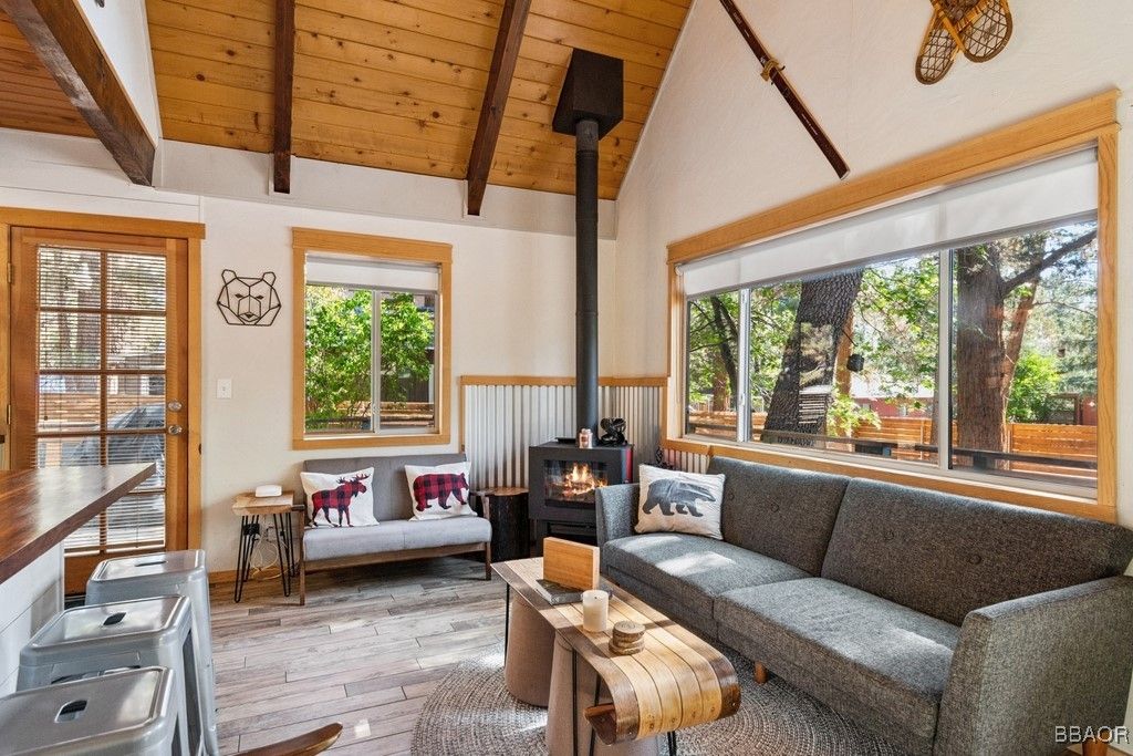 Photo of 604 Spruce Lane, Sugarloaf, CA 92386 (MLS # 32501903)