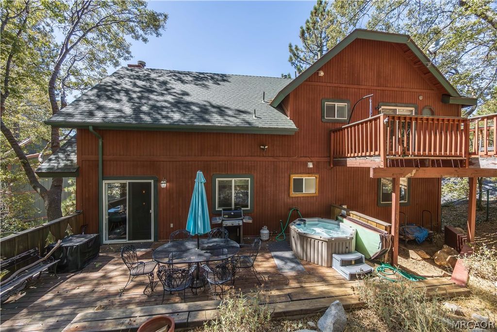 Photo of 1315 Sequoia Drive, Lake Arrowhead, CA 92352 (MLS # 32600442)