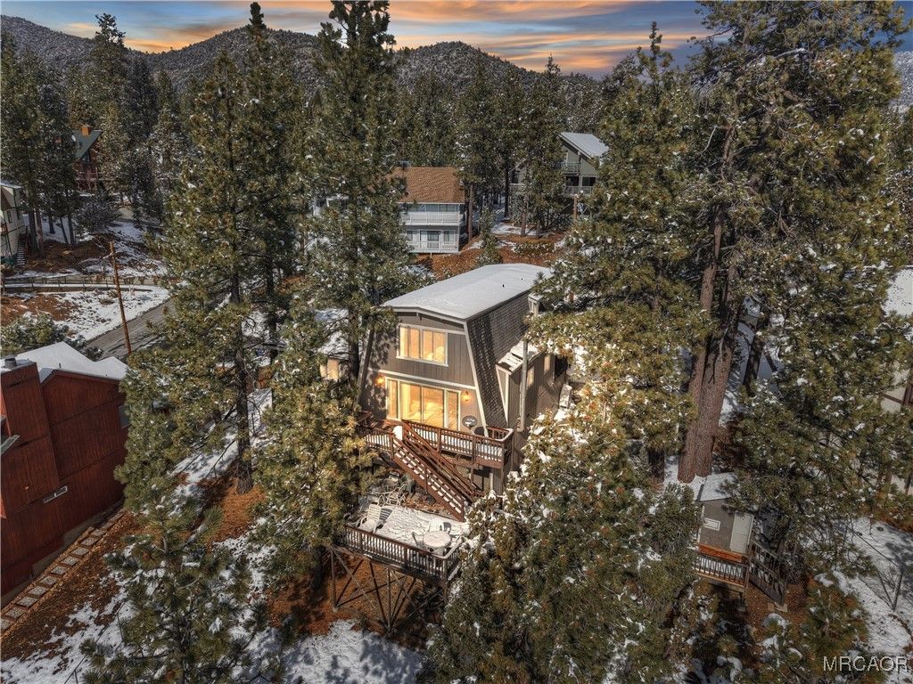 Photo of 1004 White Mountain Drive, Big Bear City, CA 92314 (MLS # 32502344)