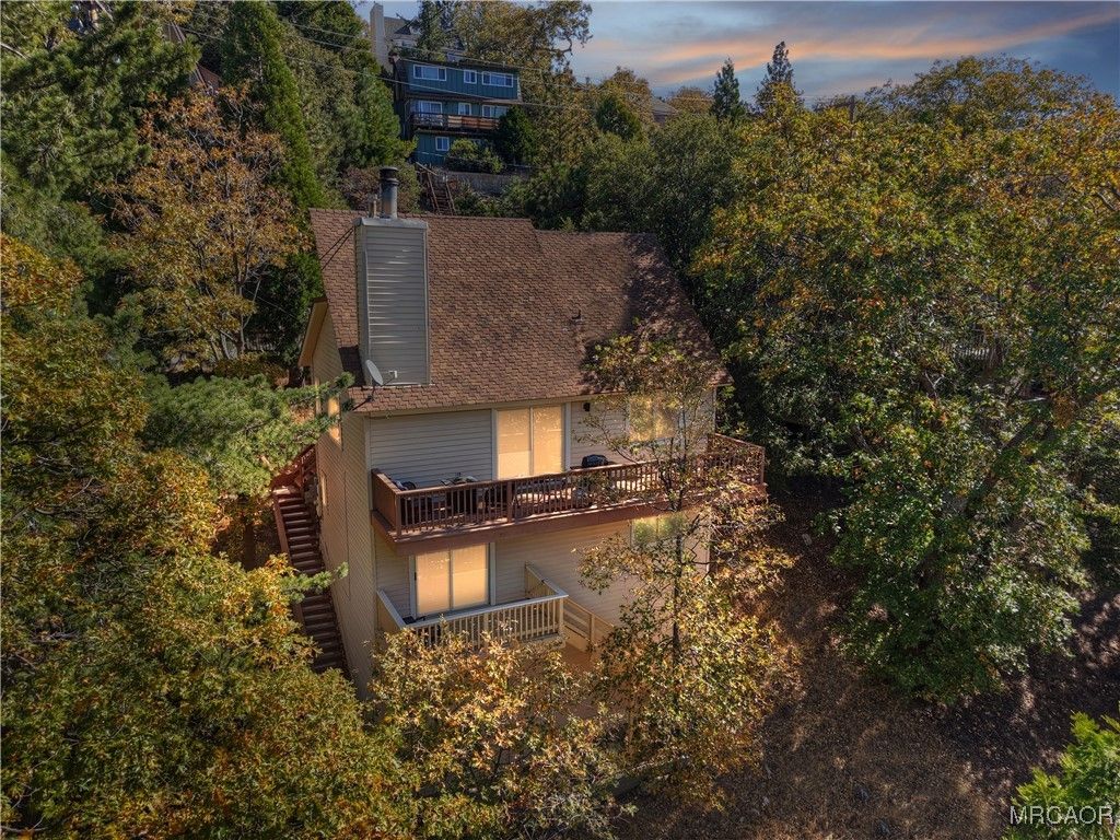Photo of 1198 Evergreen Lane, Lake Arrowhead, CA 92352 (MLS # 32502535)
