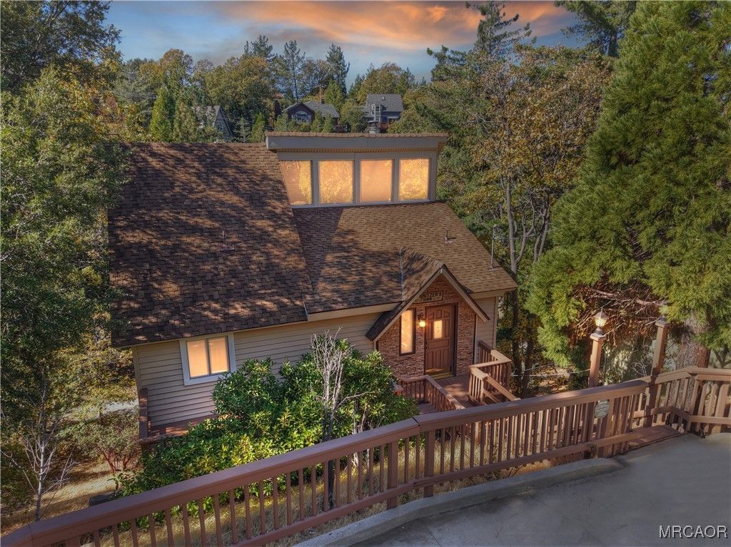 Photo of 1198 Evergreen Lane, Lake Arrowhead, CA 92352 (MLS # 32502535)