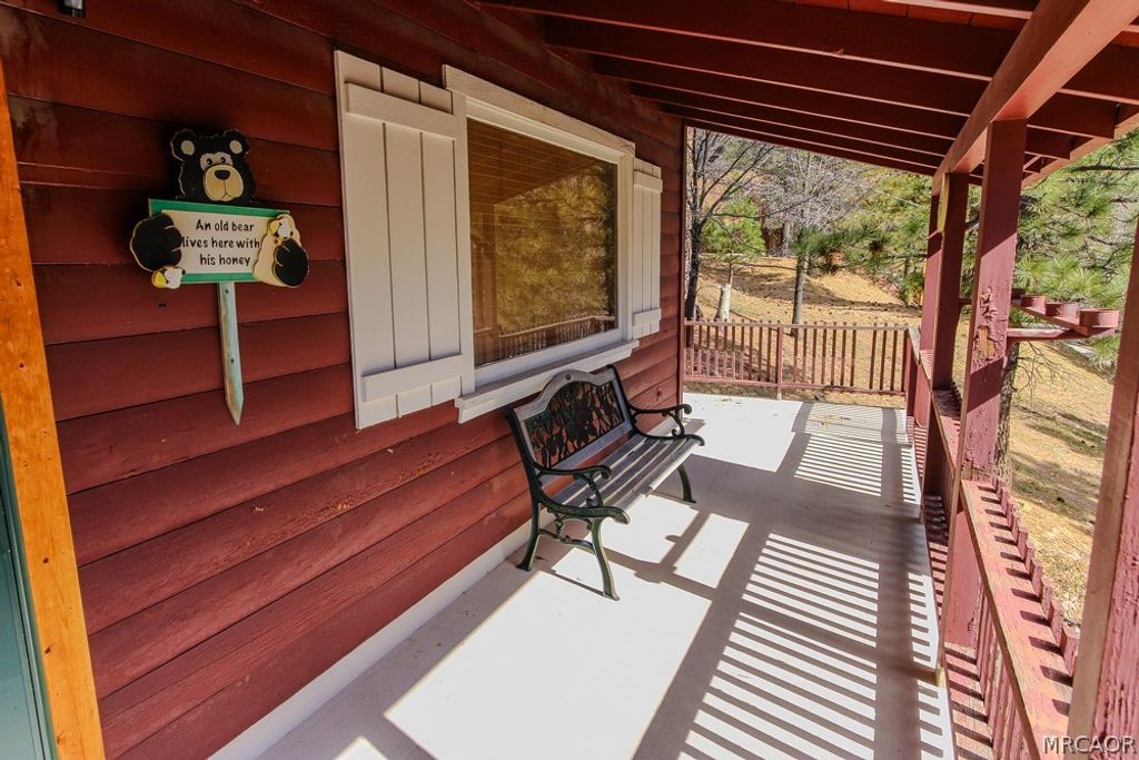 Photo of 43246 Bow Canyon Road, Big Bear Lake, CA 92315 (MLS # 32600544)