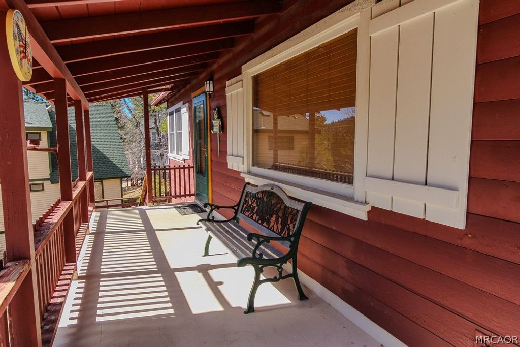 Photo of 43246 Bow Canyon Road, Big Bear Lake, CA 92315 (MLS # 32600544)
