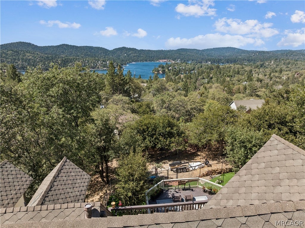 Photo of 1298 Yellowstone Drive, Lake Arrowhead, CA 92352 (MLS # 32601858)