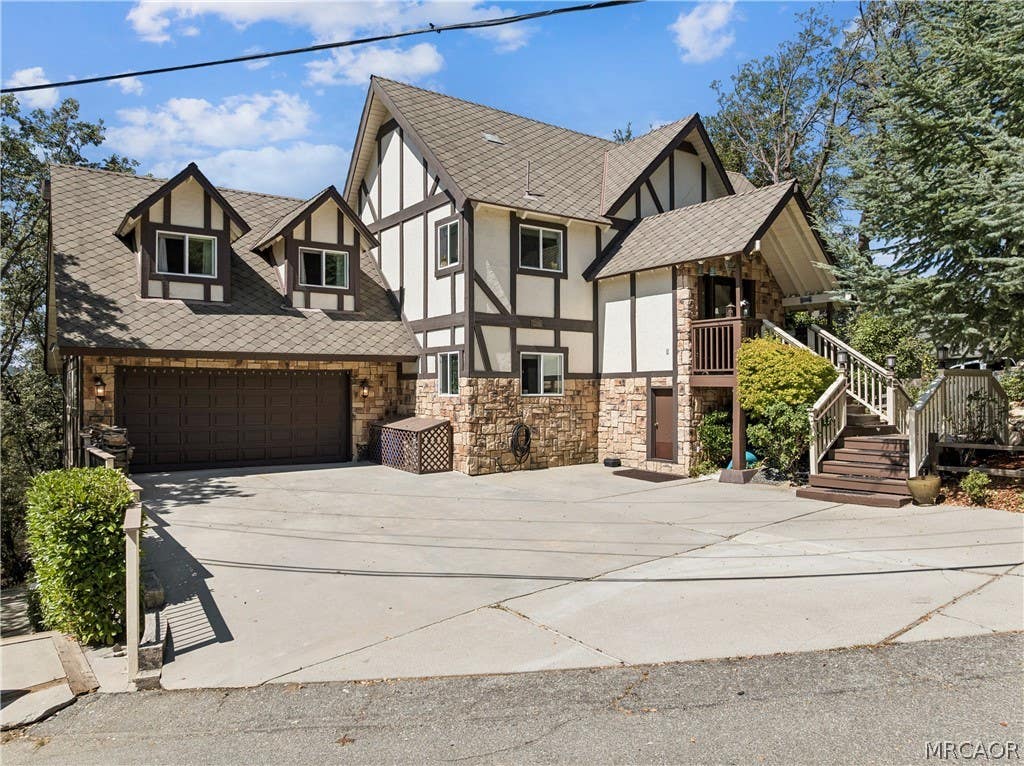 Photo of 1298 Yellowstone Drive, Lake Arrowhead, CA 92352 (MLS # 32601858)