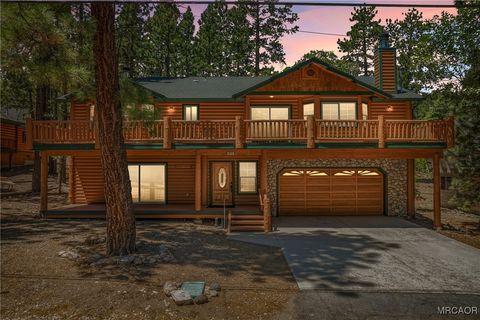 Photo of 644 St Moritz Drive, Big Bear Lake, CA 92315 (MLS # 32502470)