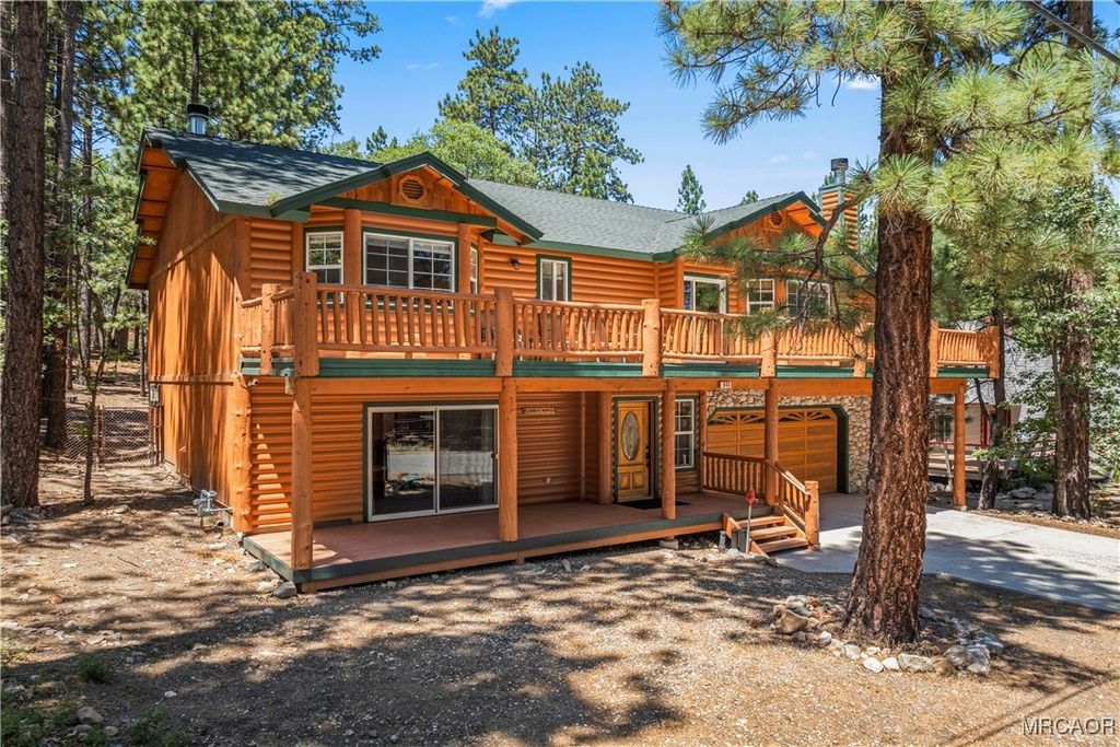 Photo of 644 St Moritz Drive, Big Bear Lake, CA 92315 (MLS # 32502470)