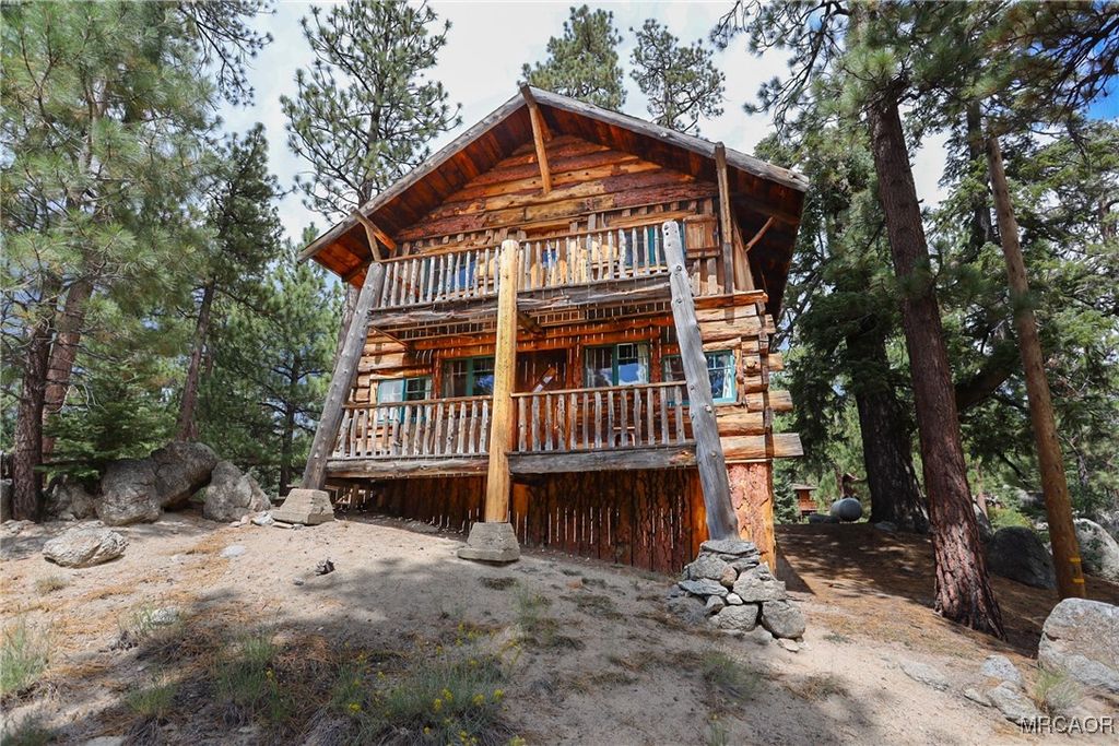 Photo of 39342 Mohawk Drive, Fawnskin, CA 92333 (MLS # 32502201)