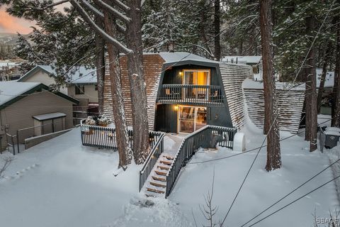 Photo of 42769 Peregrine Avenue, Big Bear Lake, CA 92315 (MLS # 32500526)