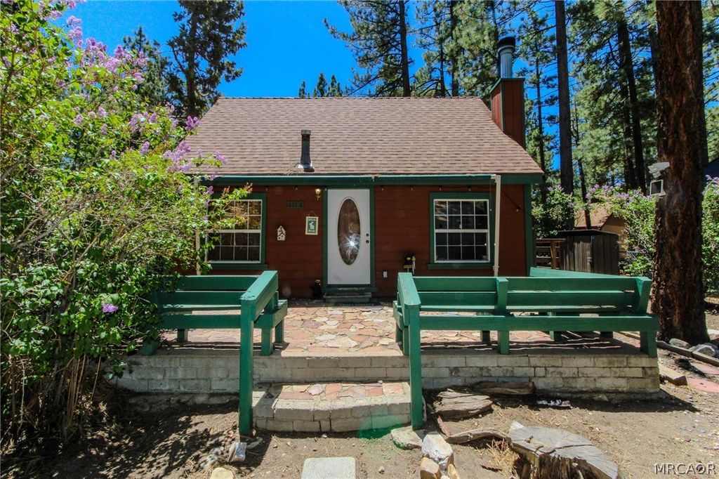Photo of 1100 W Sherwood Boulevard, Big Bear City, CA 92314 (MLS # 32600713)