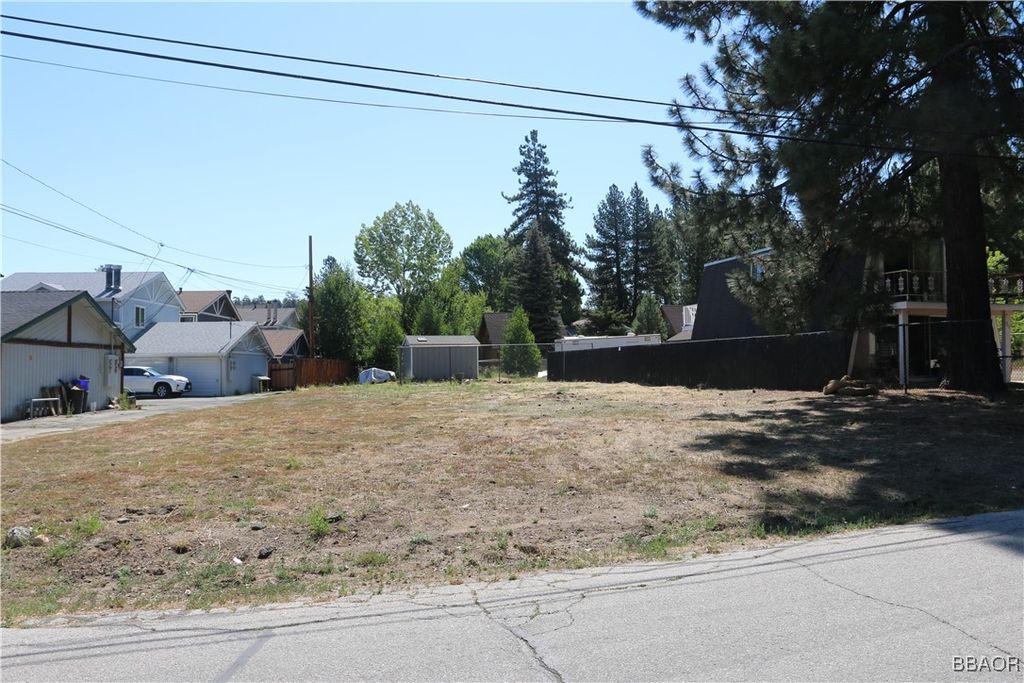 Photo of Lot 15 Birch Street, Big Bear Lake, CA 92315 (MLS # 32502050)