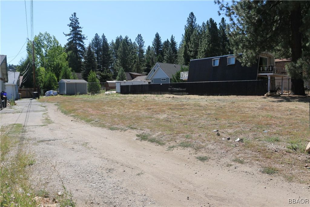 Photo of Lot 15 Birch Street, Big Bear Lake, CA 92315 (MLS # 32502050)