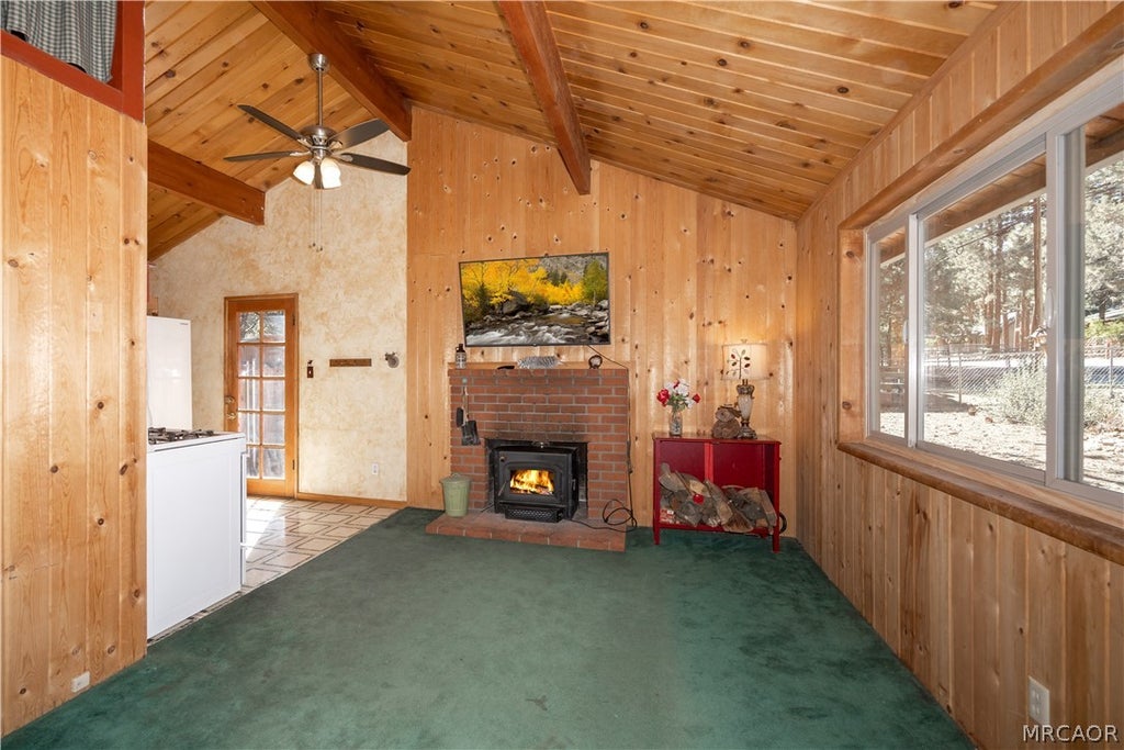 Photo of 337 Holmes Lane, Sugarloaf, CA 92386 (MLS # 32602128)