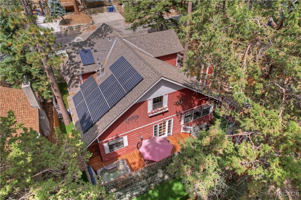Photo of 43035 Encino Road, Big Bear Lake, CA 92315 (MLS # 32502585)