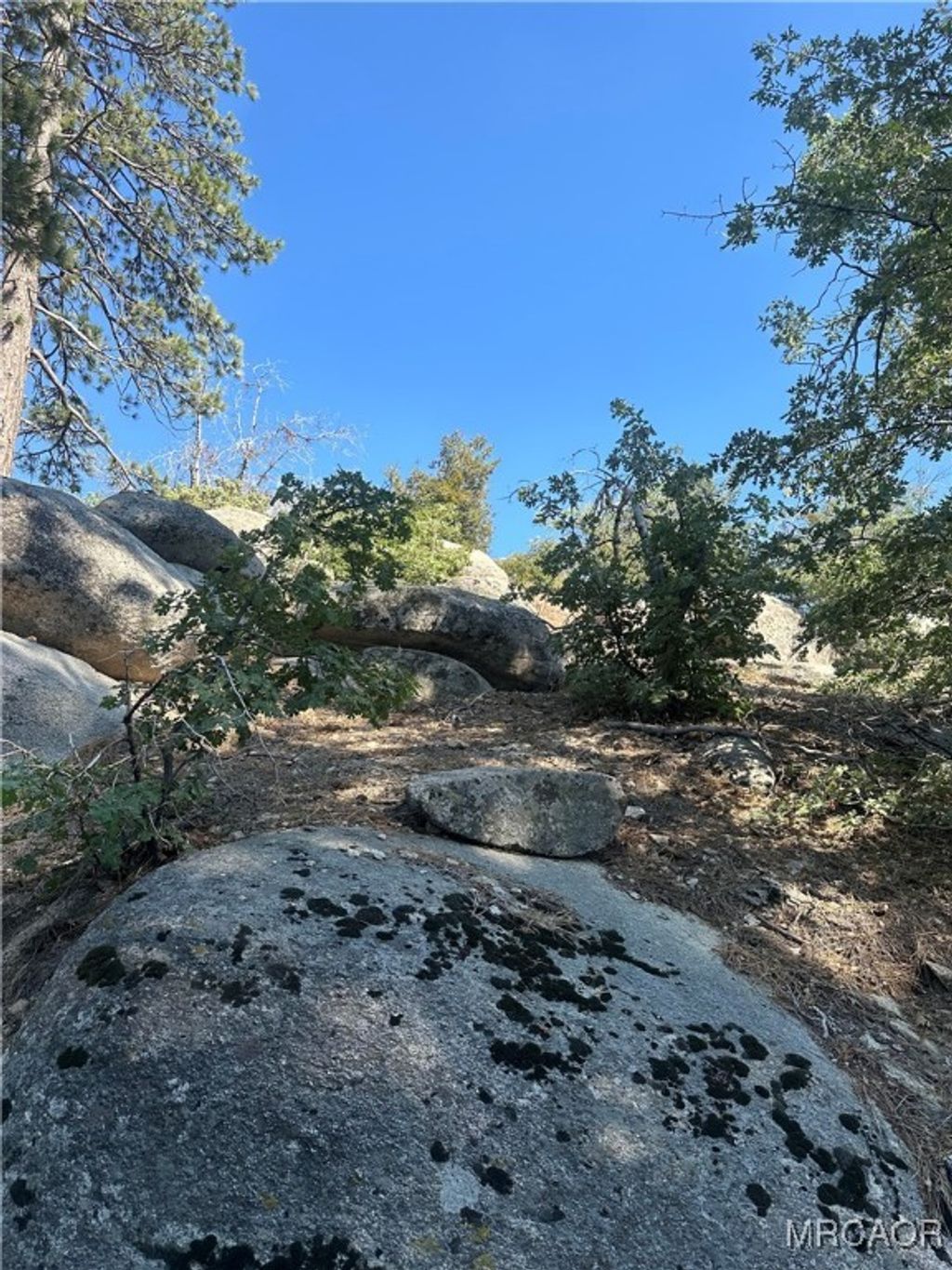 Photo of 0 Hillcrest Drive, Arrowbear, CA 92382 (MLS # 32502363)