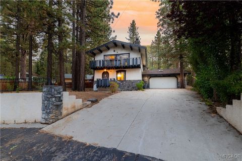 Photo of 41819 Chalet Lane, Big Bear Lake, CA 92315 (MLS # 32502385)