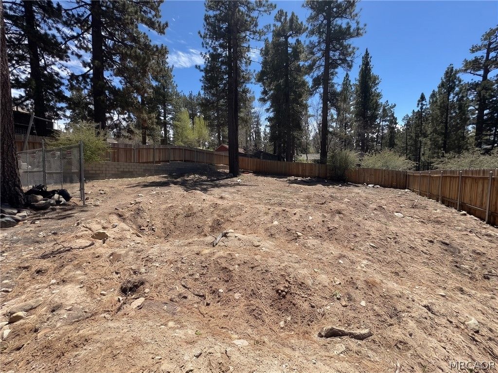Photo of 40095 Big Bear Blvd Boulevard, Big Bear Lake, CA 92315 (MLS # 32601011)