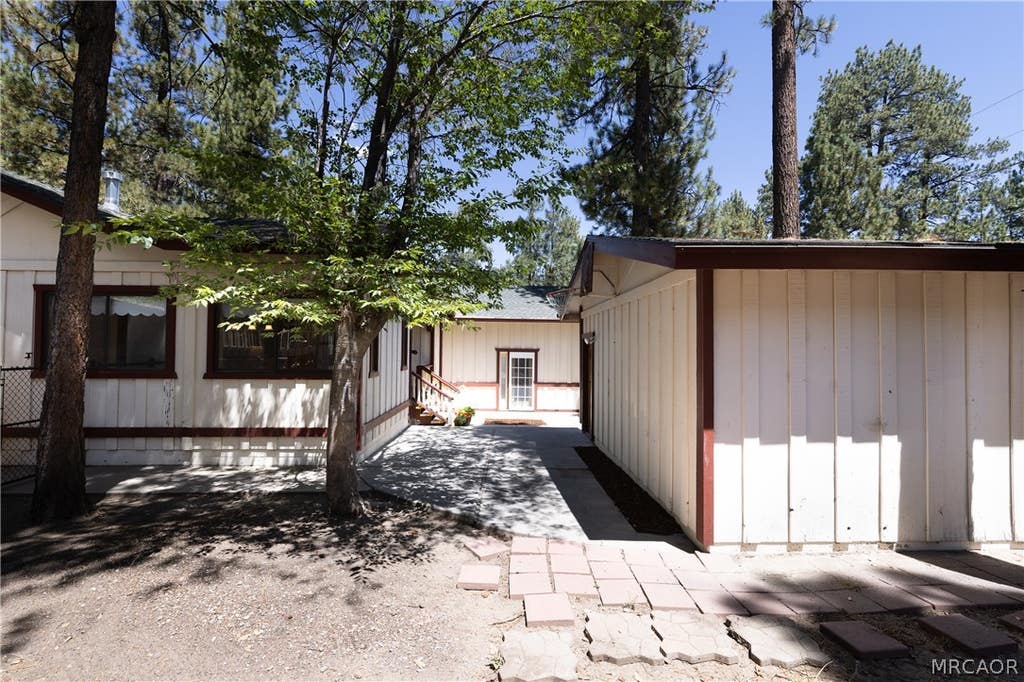 Photo of 450 Crystal Lake Road, Big Bear Lake, CA 92315 (MLS # 32601856)
