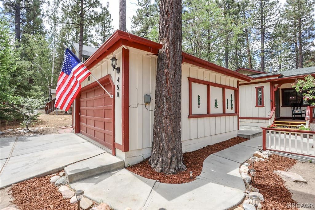 Photo of 450 Crystal Lake Road, Big Bear Lake, CA 92315 (MLS # 32601856)