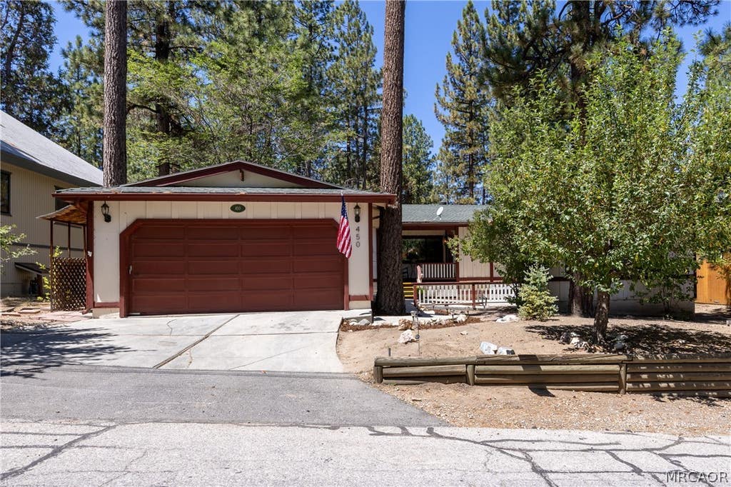 Photo of 450 Crystal Lake Road, Big Bear Lake, CA 92315 (MLS # 32601856)