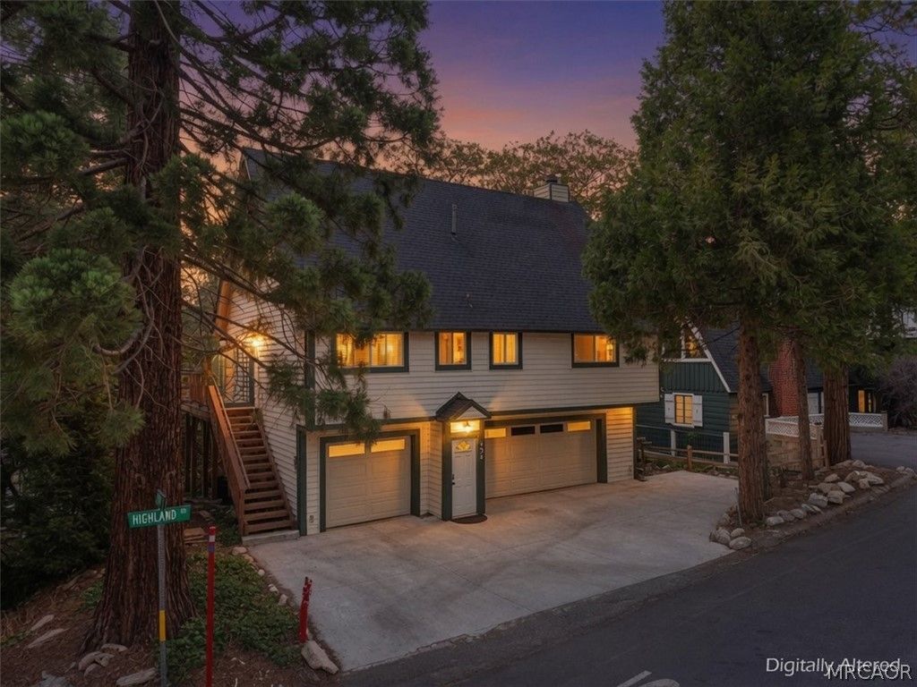 Photo of 334 Highland Drive, Lake Arrowhead, CA 92352 (MLS # 32601533)