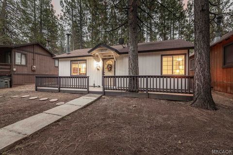 Photo of 42637 La Placida Avenue, Big Bear Lake, CA 92315 (MLS # 32600294)